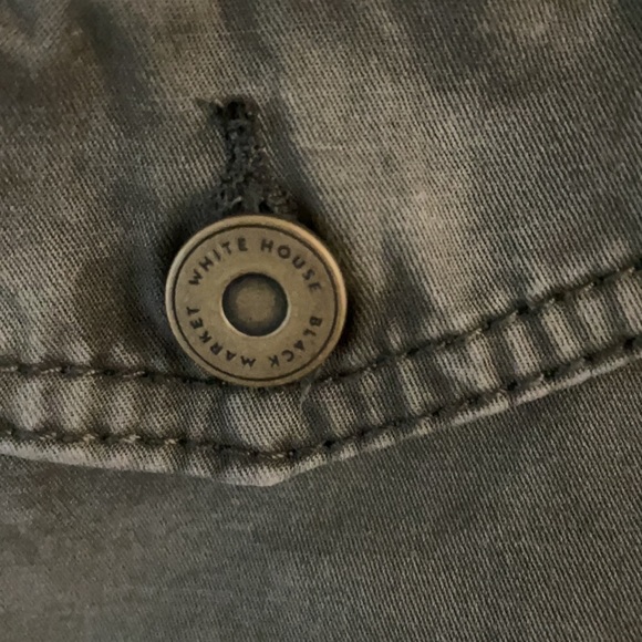White House Black Market “The Slim Crop” cargo style pants woman’s size 2 - Picture 12 of 12